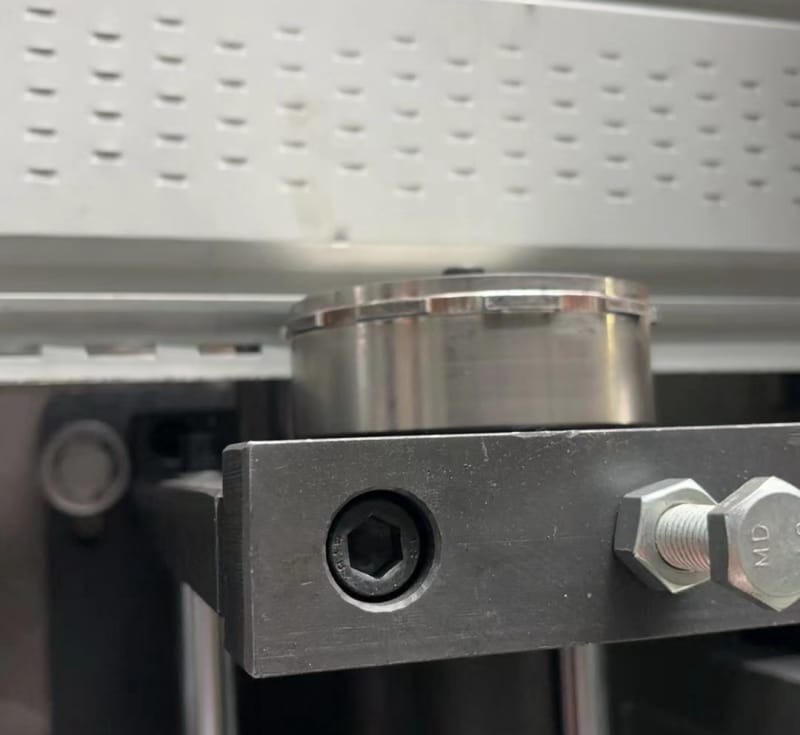 美國扣板滾壓成型機在建筑行業(yè)的應用與價值